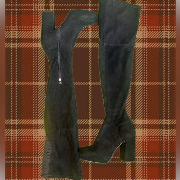 Boots - Picture 5 of 7